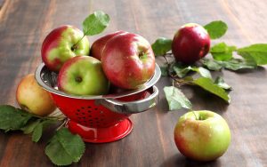 полезные свойства яблока для организма, картинка